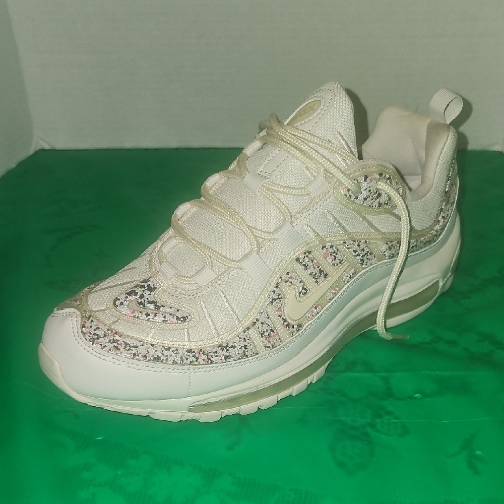 Wmns Air Max '98 LX 'Recycled Material'